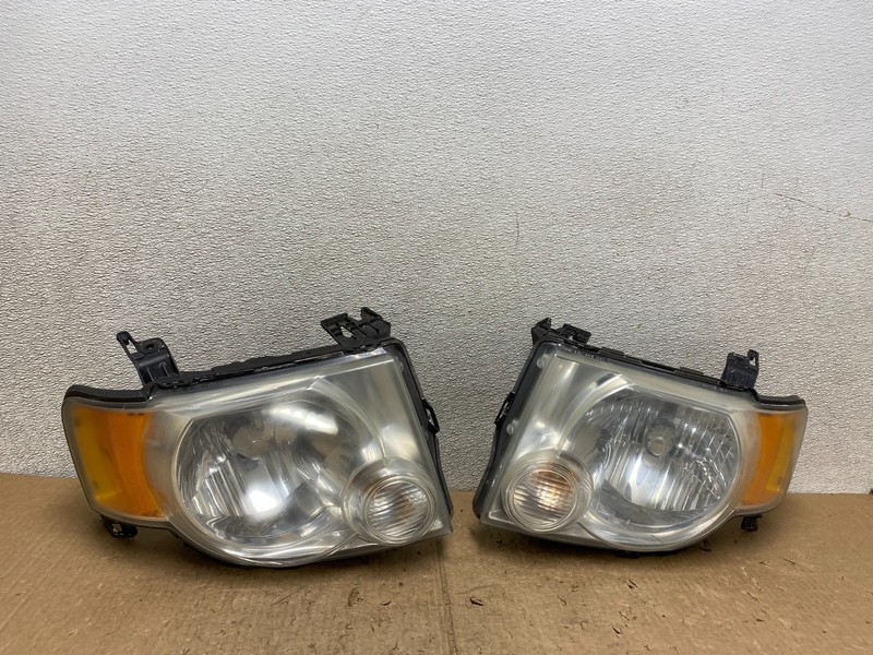 2008 to 2012 Ford Escape Headlights Left+Right Side Set Halogen V3727 DW