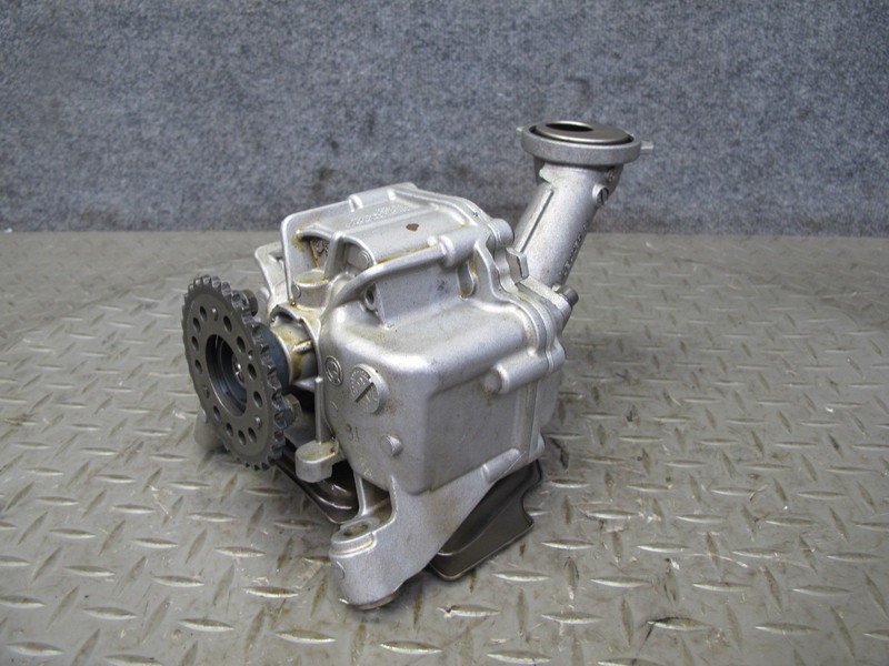 2010-2014 BMW E71 X6M S63 ENGINE MOTOR OIL PUMP