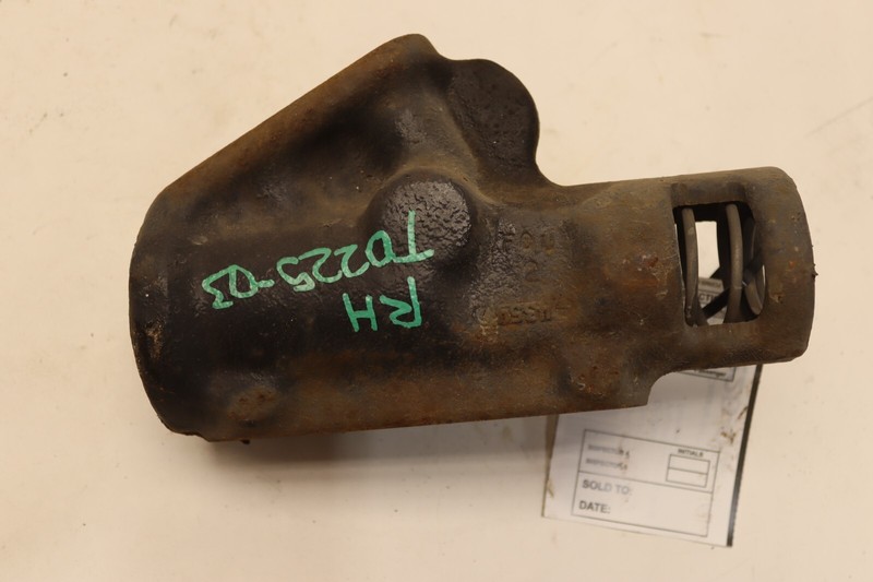 08-17 FREIGHTLINER CASCADIA 125 EVOLUTION RIGHT PASSENGER TOW HOOK BRACKET OEM