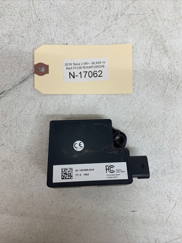 ⚡️17-23 TESLA 3 REAR BUMPER BODY CONTROL MODULE BLUETOOTH 1097855-00E 17062 B123