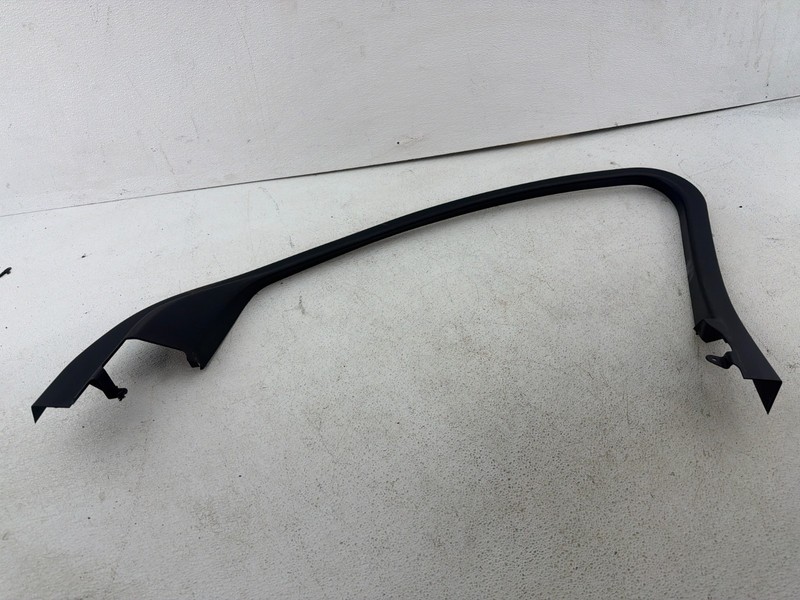 2020-2024 FORD ESCAPE FRONT RIGHT SIDE DOOR PANEL WINDOW FRAME TRIMCOVER OEM