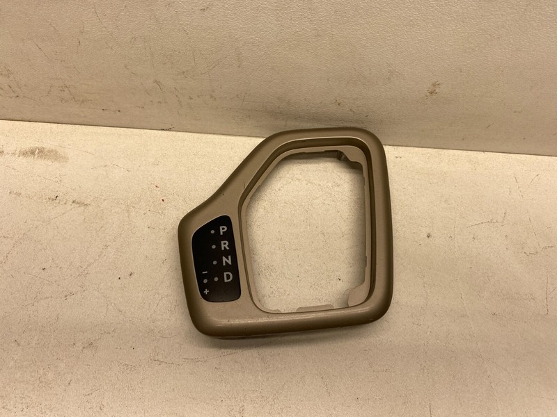 2014-2018 JEEP CHEROKEE CENTER CONSOLE SHIFT SHIFTER INDICATOR TRIM SURROUND OEM
