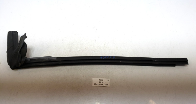 ✅17-23 OEM Mercedes C300 A205 Rear Right Passenger Window Belt Weatherstrip Seal