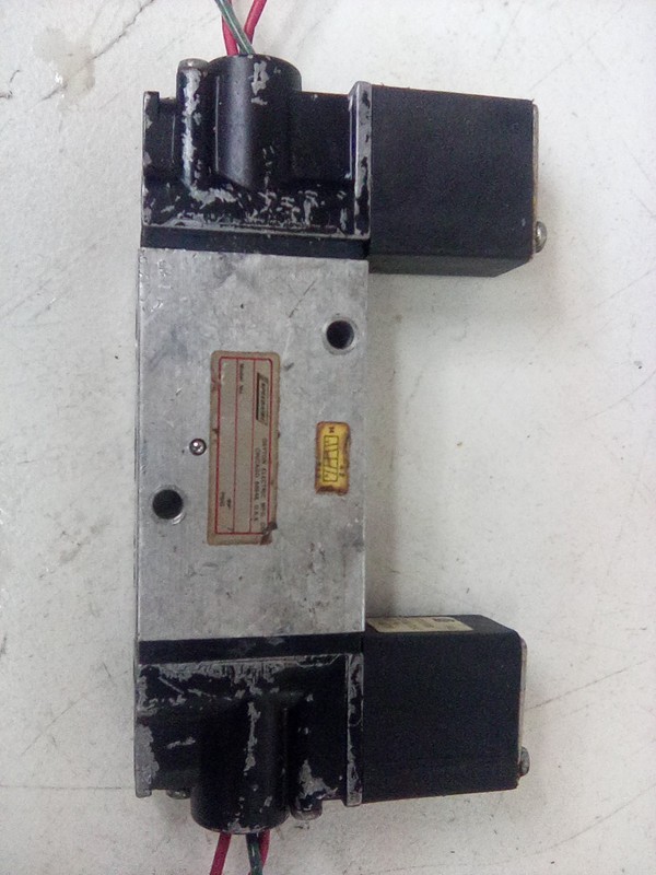 Speedaire 1A210B Directional Solenoid Control Valve