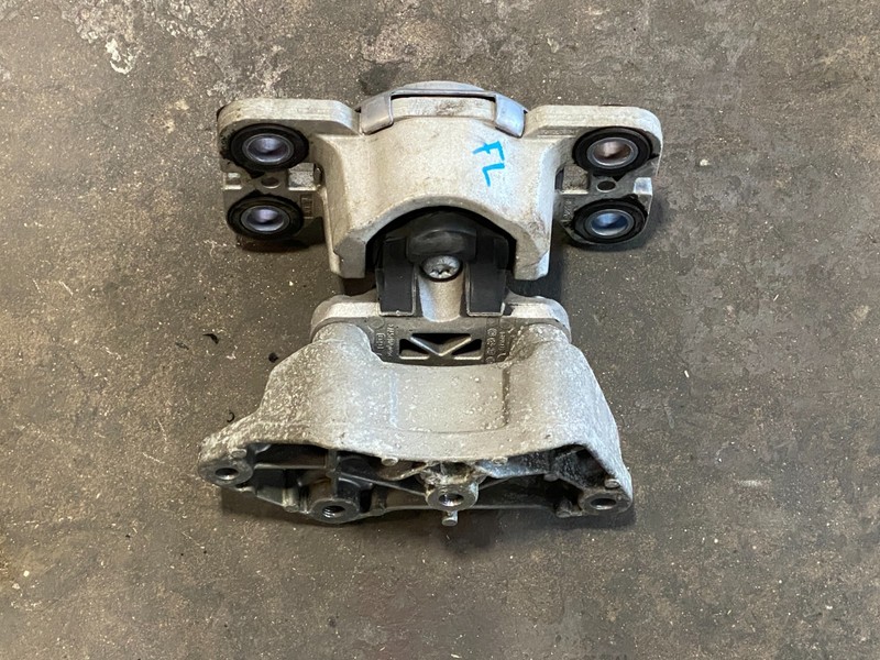 2012-2014 RANGE ROVER EVOQUE FRONT LEFT ENGINE FRAME MOUNT OEM #A0.27