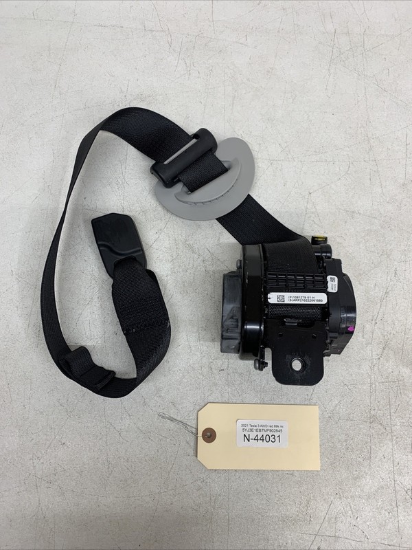 2017-2022 TESLA 3 FRONT RH Seat Belt Retractor OEM 1081279-01-H 440031 B70