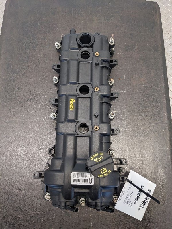 Jeep JK Wrangler 3.6L OEM Driver Engine Valve Cover 2012 2013-2017 1162652