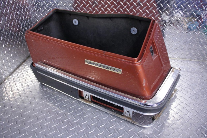 1985 HONDA GL 1200 L GOLDWING REAR LEFT SADDLE BAG STORAGE CONTAINER BOX GL1200