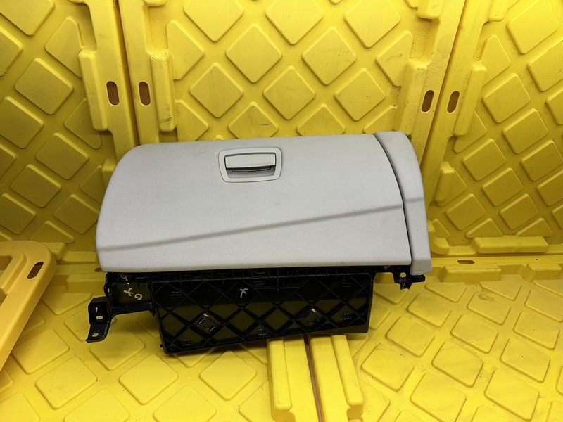 2012 - 2018 BMW 650i F06 RIGHT PASSENGER FRONT GLOVE BOX STORAGE COMPARTMENT OEM