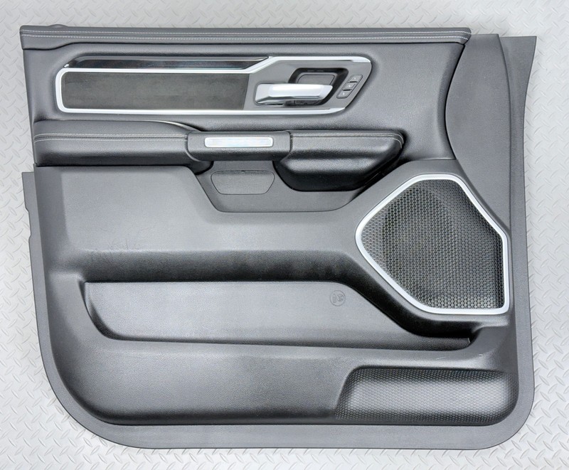 ✅ 2019-26 RAM 1500 5th Gen. Laramie OEM FRONT LEFT DOOR PANEL LH Driver Side 55K