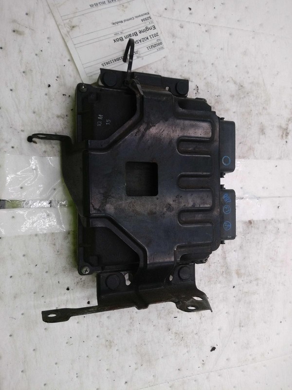 2011 Suzuki Kizashi Engine Control Module ECM 2.4L OEM Used 177K Miles