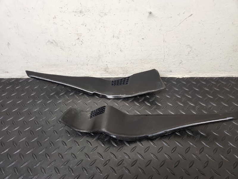 18-24 Chevrolet Traverse Cowl Vent Panel Extensions Pair OEM 84622737