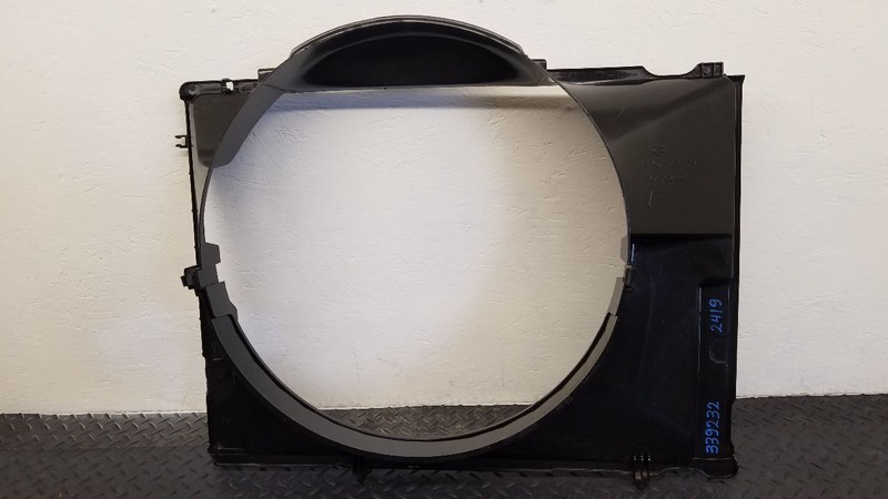 96-00 Nissan Pathfinder 3.3L V6 Radiator Fan Shroud Assembly OEM 21476-0W500