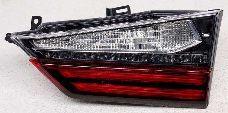 81580-0E090 OEM Lexus RX350 RX450h Right Passenger Side LED Tail Lamp -Trim Chip