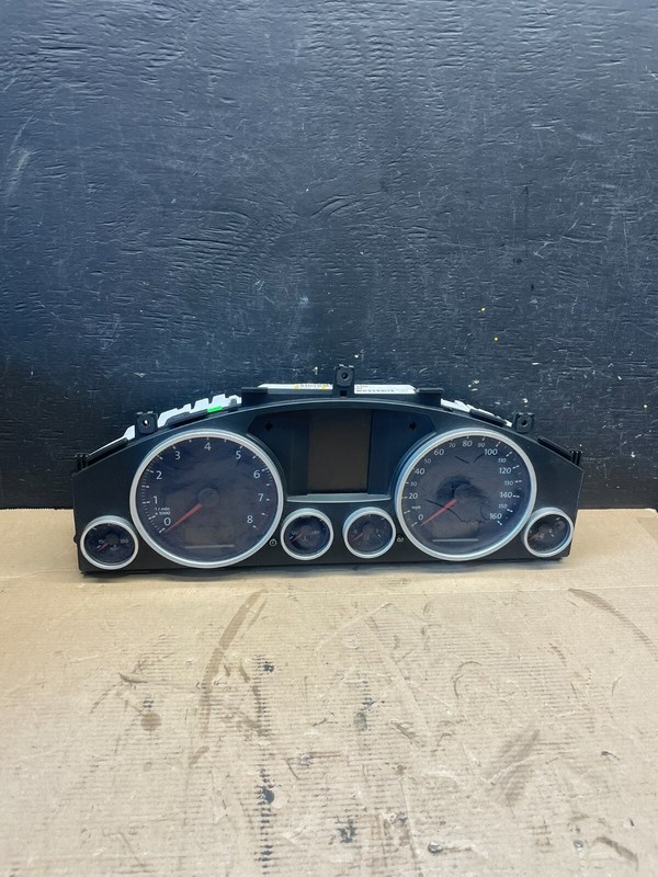 2007 to 2008 Volkswagen Touareg Dashboard Speedometer Cluster Gauge n7443 DG