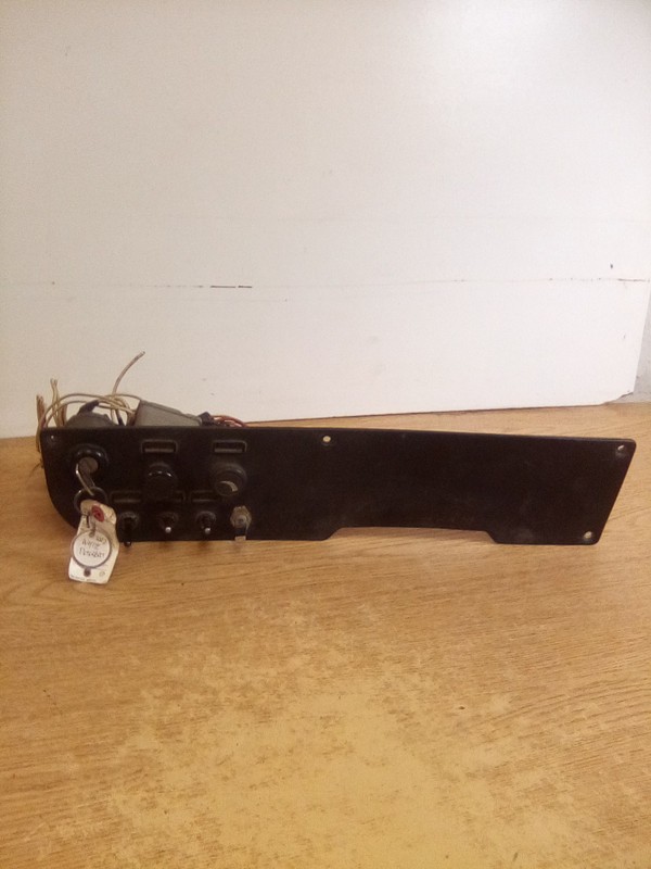 Peterbilt 17-04240-2100 Dash Ignition Switch Panel