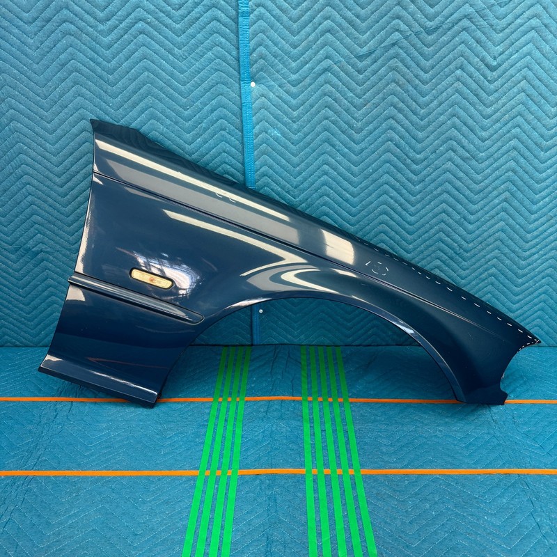 2001–2003 BMW 330Ci E46 Convertible Front RightFender Topasblau 364 OEM