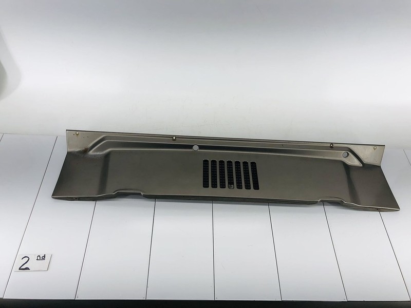 01-06 JEEP WRANGLER FRONT WINDSHIELD COWL GRILLE PANEL LIGHT KHAKI METALLIC OEM
