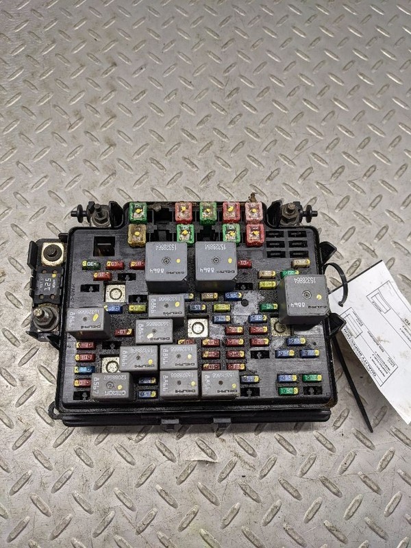 Fuse Box Engine Duramax Fits 06 SIERRA 2500 PICKUP 1193392
