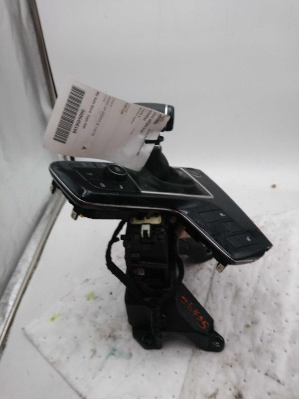 2023 KIA Sportage Automatic Shift Lever Assembly Black OEM 46700P1100 Used