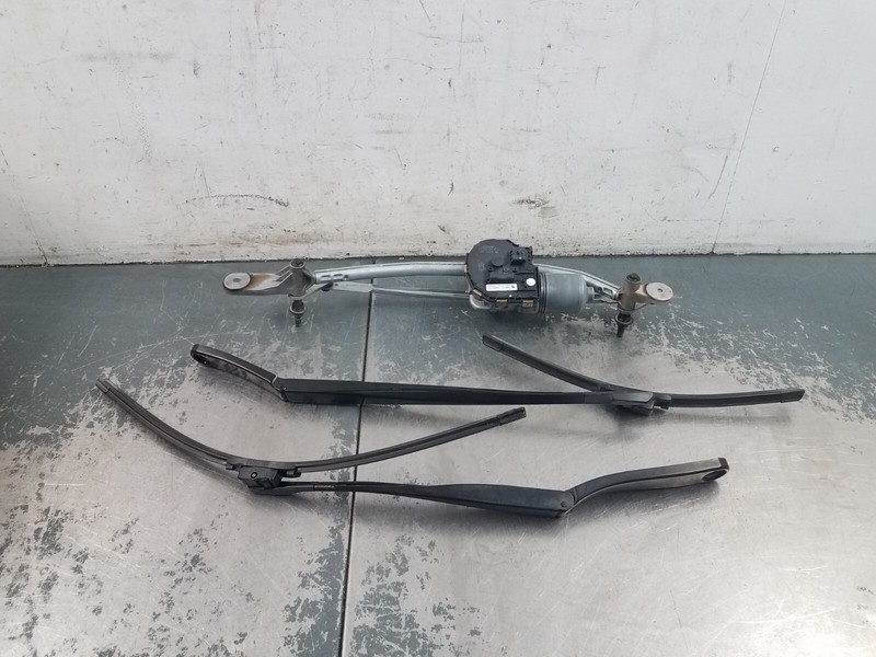 2016 BMW M5 F10 Windshield Wiper Motor / Arms#5706 B6