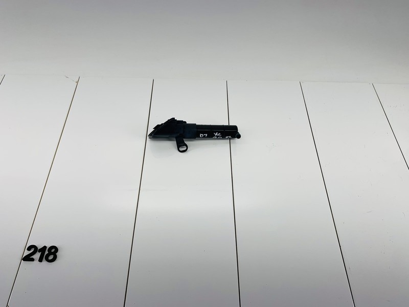 07-10 VOLVO XC90 FRONT LEFT DRIVER SIDE HEADLIGHT WASHER NOZZLE PUMP OEM
