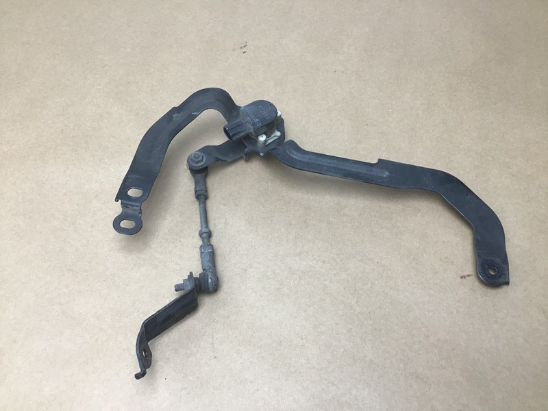 Lexus LC500 LC 500 2018 Front Right Passenger Height Level Sensor 18-21:O