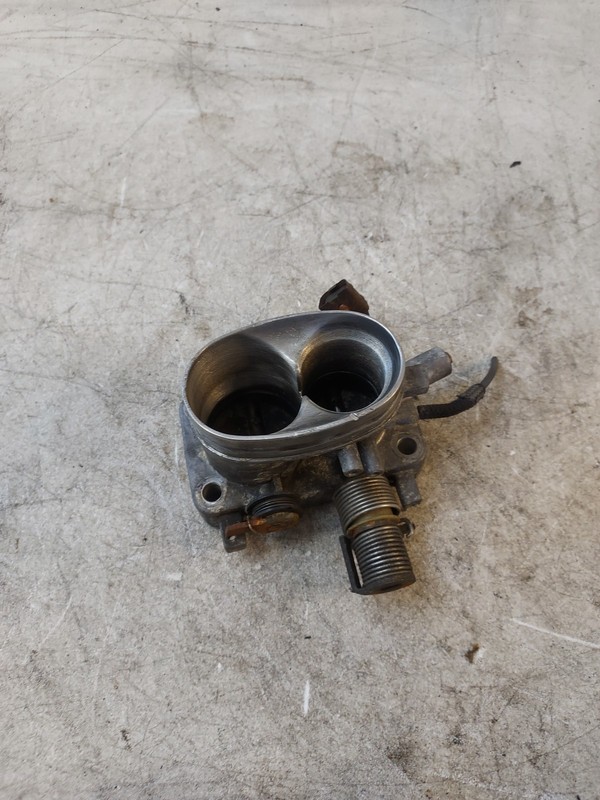 1981-1984 VW Jetta Rabbit Scirocco 1.7L Engine Throttle Body Valve Assembly OEM