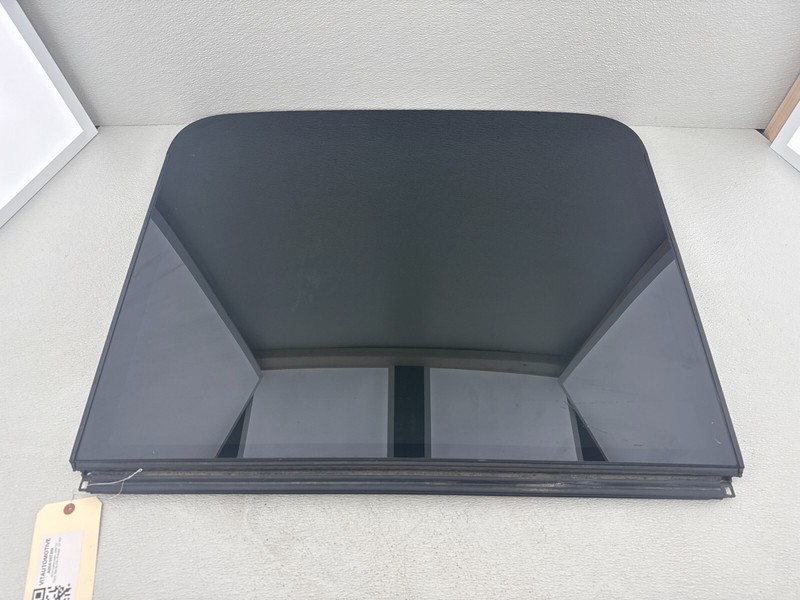 2010 - 2014 VOLKSWAAGEN JETTA SPORTWAGEN REAR SUNROOF MOON ROOF GLASS OEM