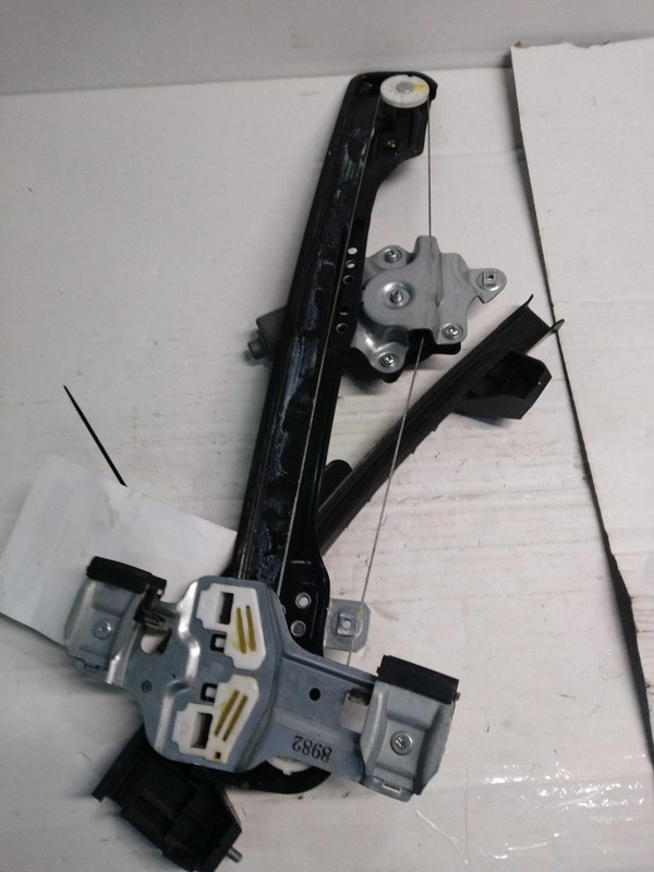 2016 Chevrolet Trax Right Window Regulator Black With Motor 139K Miles