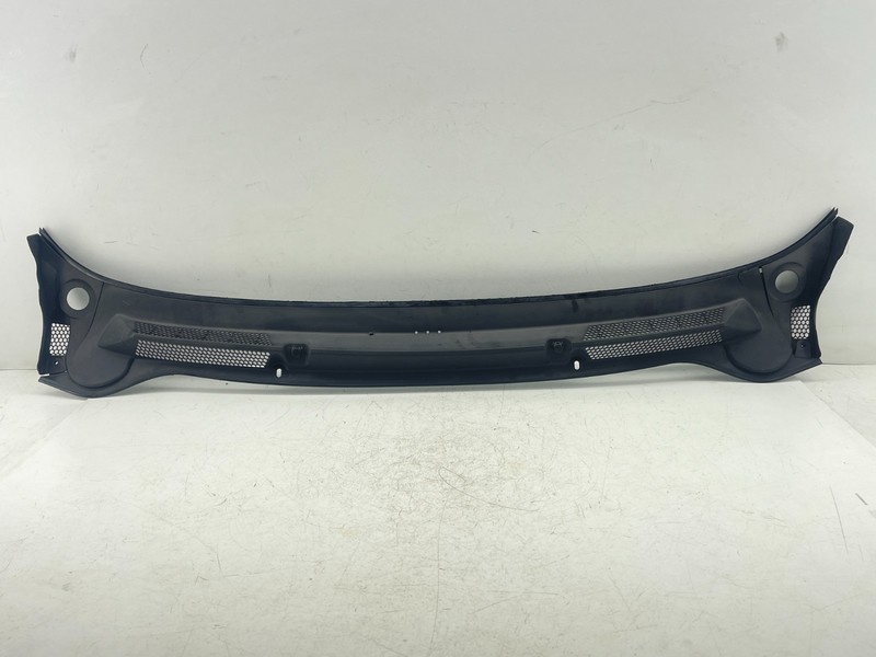2016-2019 BUICK CASCADA OEM Cowl Vent Panel 13318718