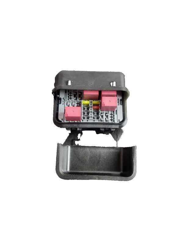 Used Oem Alfa Romeo Engine Fuse Relay Junction Box 2.0L RWD 2018-2024 Stelvio