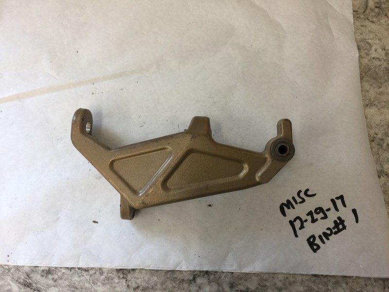 Ski-doo REV Renegade GSX Right hand spindle 2008+ 505073177