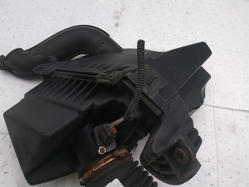 2011 Ford Transit Connect Air Cleaner Assembly OEM 9T169600AB Used 101K Miles