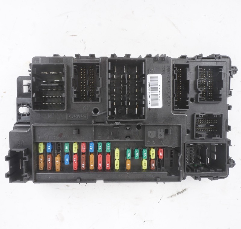 2017 - 2020 Lincoln Continental BCM Body Control Module Junction Fuse Box