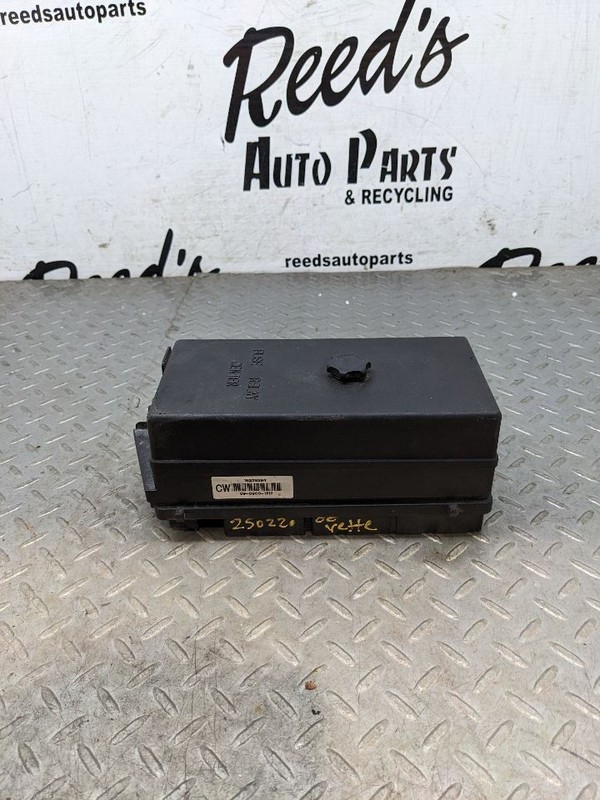 Fuse Box Engine Fits 00-02 CORVETTE 1176166