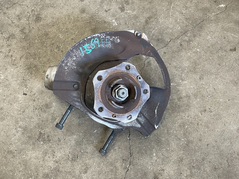 2012-2016 Porsche 991 911 Front Right Pass Spindle Knuckle Hub RWD 1569 OEM