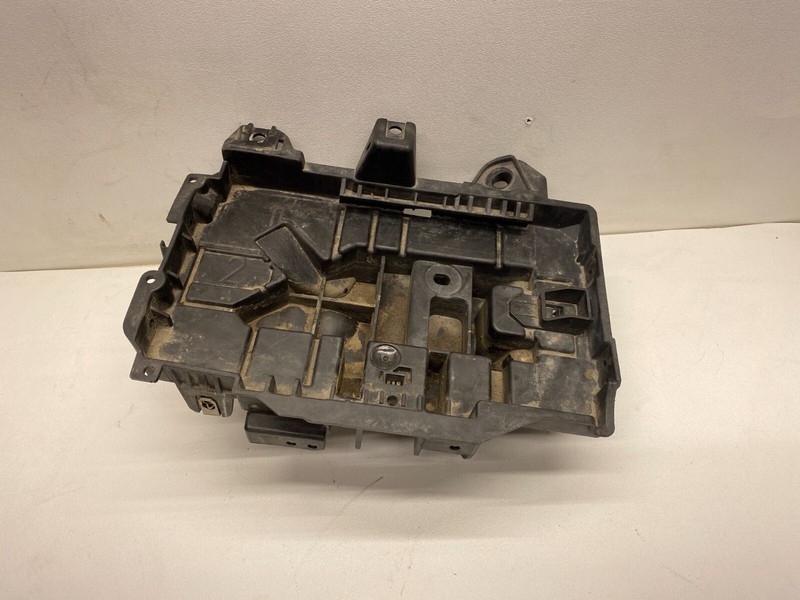 2014-2018 JEEP CHEROKEE BATTERY TRAY HOLDER BRACKET OEM