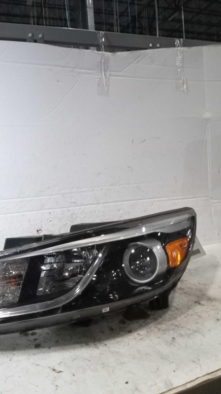 2016 KIA Sedona Left Headlight Assembly Silver 169109 - Used, 117K Miles