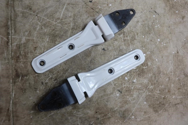 2018-2023 Jeep Wrangler JL OEM Rear Tailgate Trunk Hinge Set White 68282145