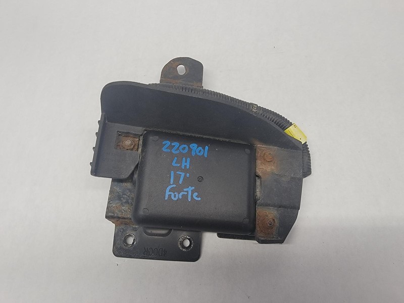 17-'18 KIA FORTE rear radar unit blind spot alert OEM 1 year warranty!