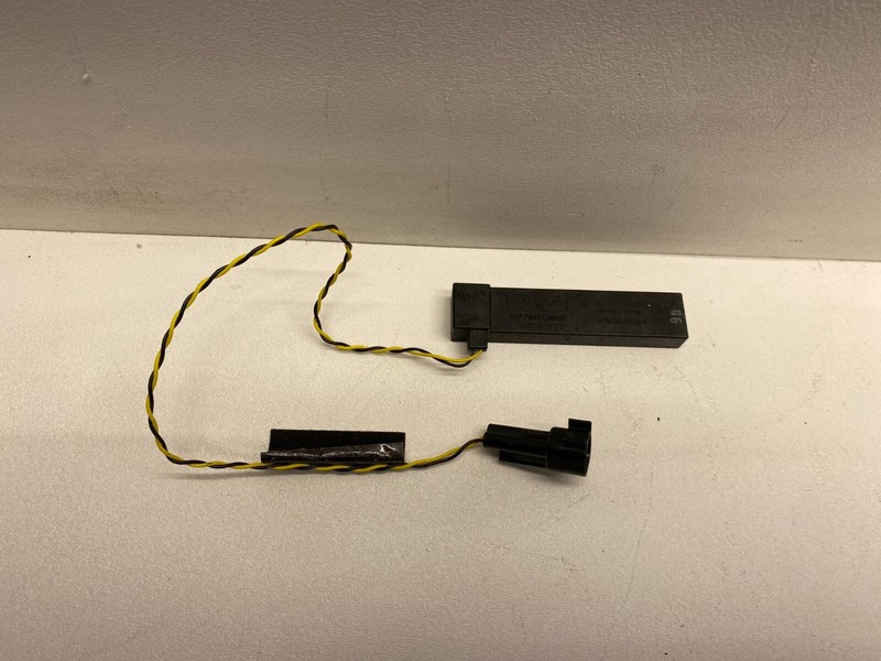 2008-2011 VOLVO V50 KEYLESS ENTRY KV ANTENNA OEM