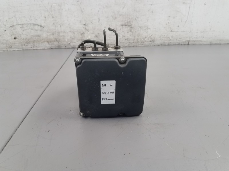 2011 Mercedes Benz AMG E 63 ABS Brake Pump Module #8509 H5