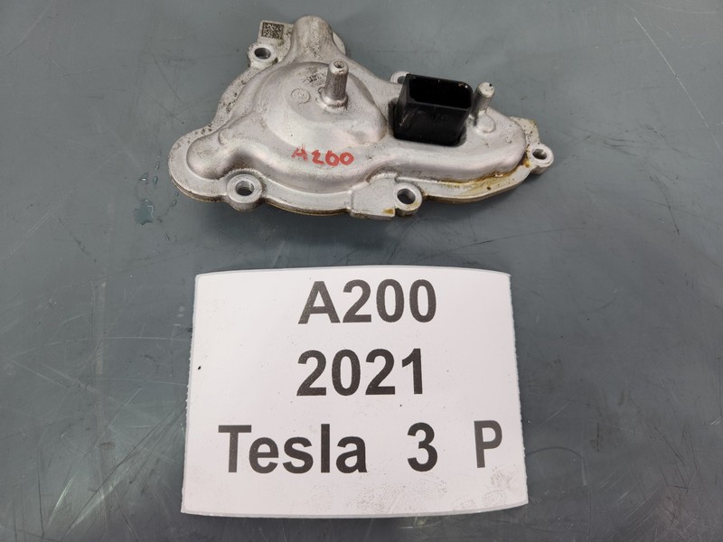 ✅ 17-23 OEM Tesla Model 3 Y Rear Drive Unit Resolver Cover
