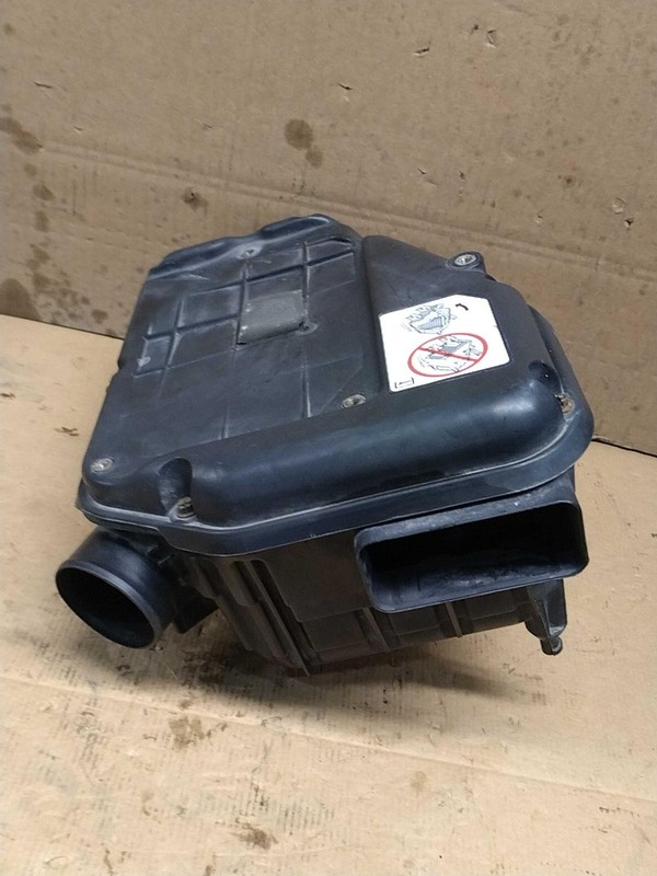 2015 Jeep Compass Air Cleaner Assembly OEM Black 2.4L 76K Miles 05145595AA