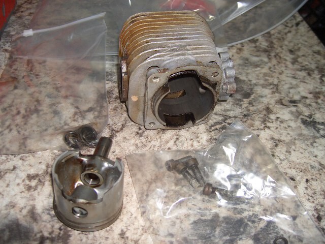 Jonsered 801piston and cylinderchainsaw part only bin 545