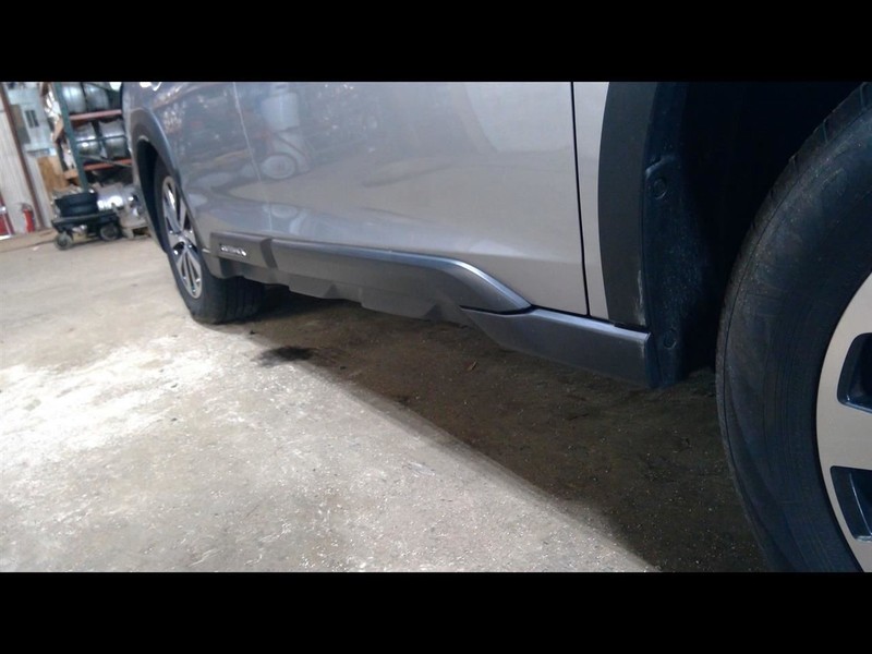 Passenger Rocker Panel Moulding Wagon Outback Fits 22-23 LEGACY 1618974