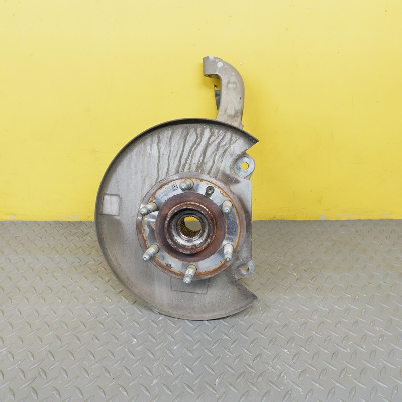 2019-2025 GMC SIERRA 1500 Front Left Spindle Knuckle Hub Oem 84673207