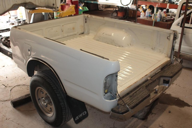 95-04 Toyota TACOMA 2.7L White Pickup Bed Box Complete with Tail Gate