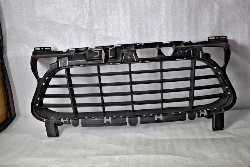 PORSCHE CAYENNE TURBO GRILLE 2011 2012 2013 2014 7P5807683H OEM